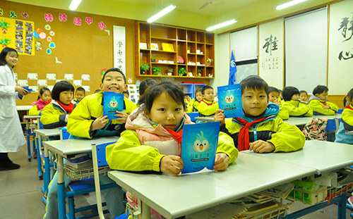 冰虫联合菲尔博德杭城公益第三站：杭州胜利小学